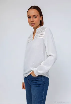 Gepunktete Bluse mit Spitze